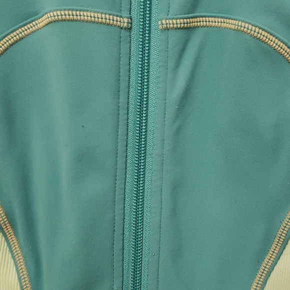 Lululemon jacket - Picture 10 of 14